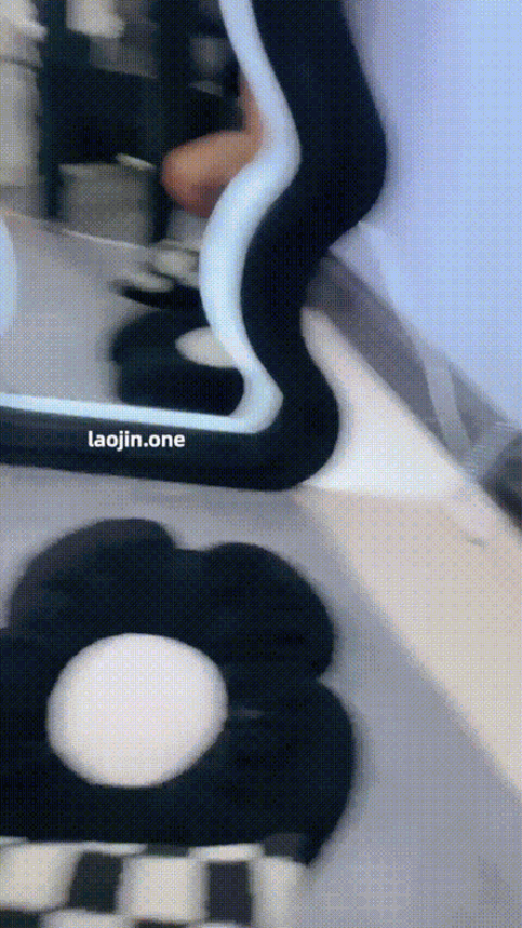 2130_p60.gif