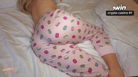 Young blonde amateur has passionate morning sex upon waking_p5_compressed.gif