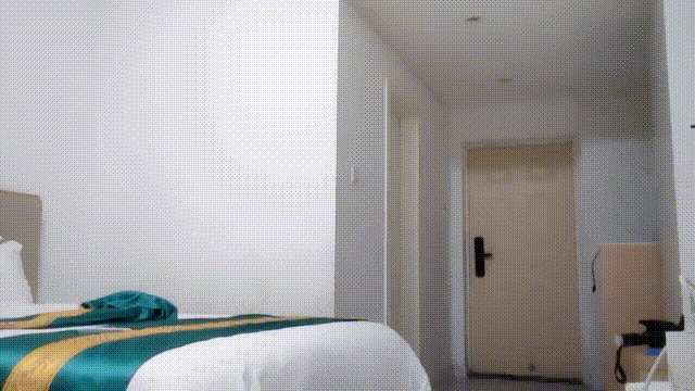 骚男探花【蜜糖少女】 连续两天小旅馆约炮白嫩少女和骚小美女 (3).gif.gif