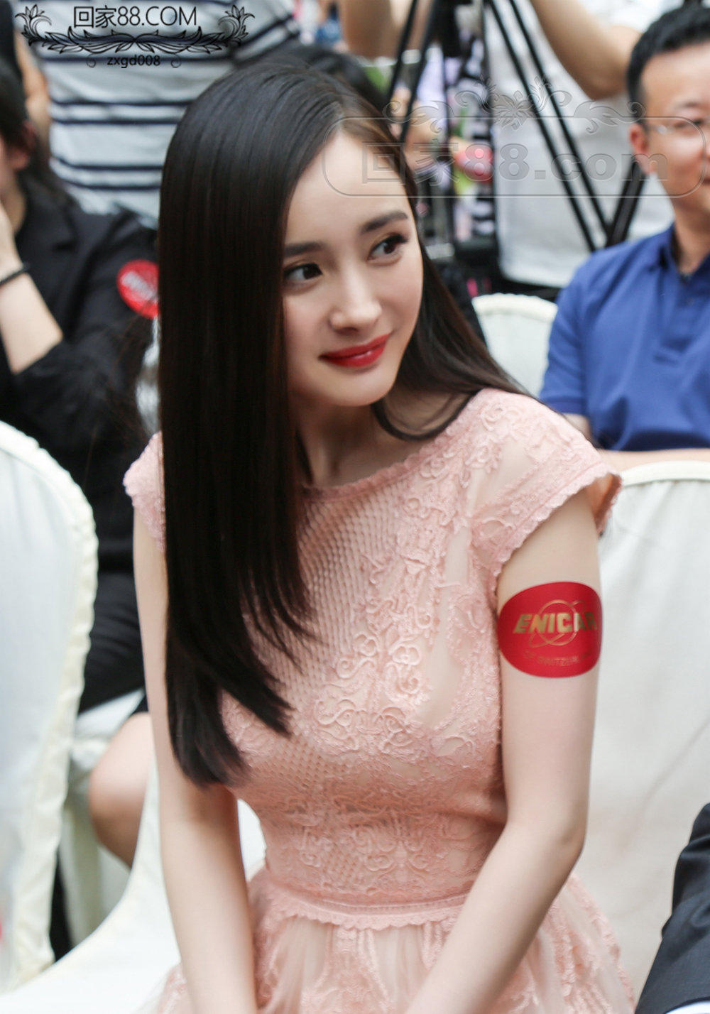 M7236584A02.jpg