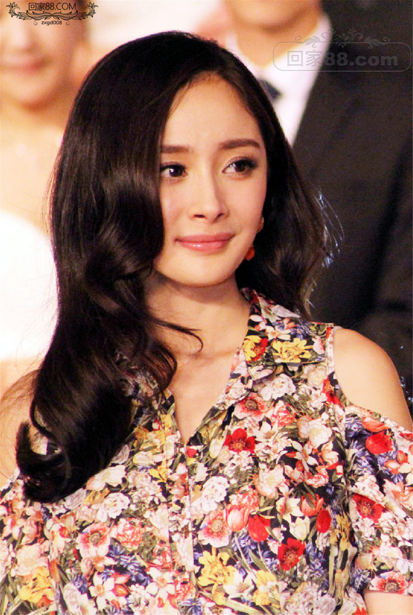 M7236497A02.jpg
