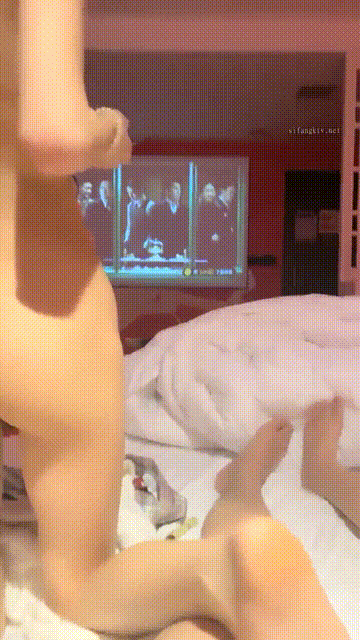 两位在校学妹，下海兼职~2V2密码房，小小年纪就这么放荡 2_start1937s_3s.gif.gif
