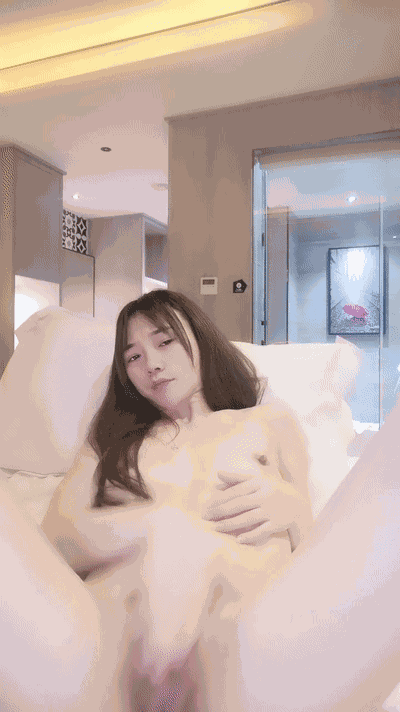 67867876_compressed.gif