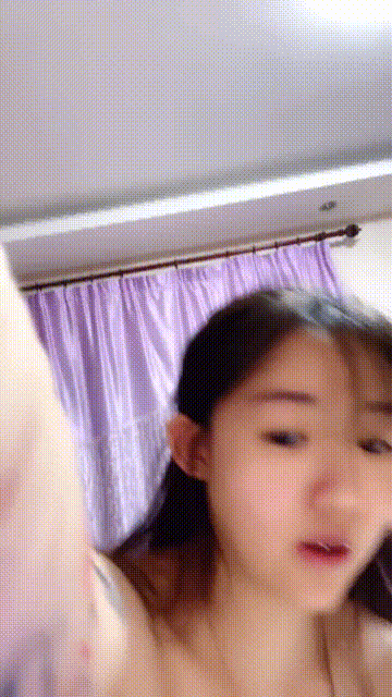 樱井川奈酱黑丝露脸风骚女仆诱惑，让小哥吃奶玩逼，有性格的嘴唇口交大鸡巴，让小哥无.gif