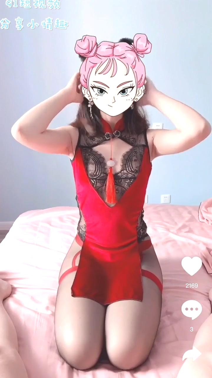 極品美腿白虎尤物穿性感絲襪制服被幹淫言亂語求饒／約黑絲長腿淘寶模特開房舔玩肉棒後.jpg