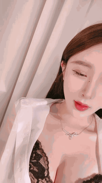 1dd8331fdce33067a_compressed.gif
