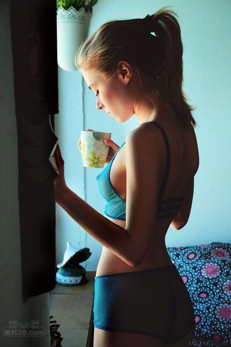 4173561_03.jpg