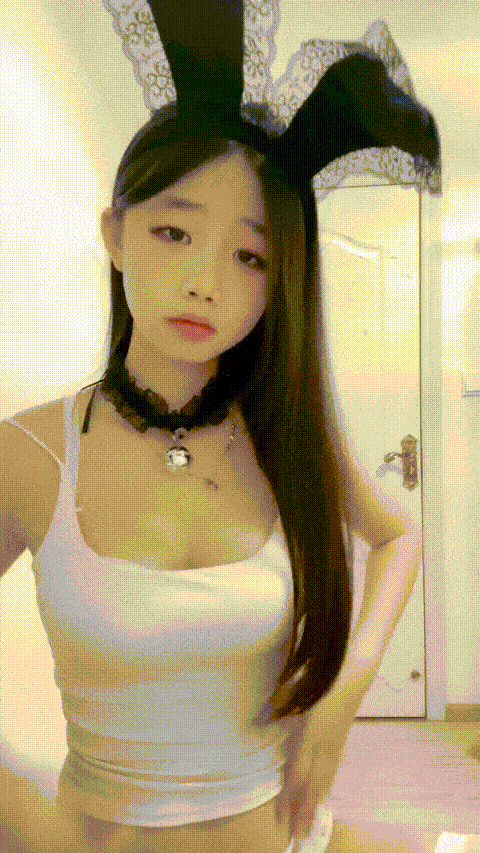 小云慢吞吞   美少女  道具自慰 (3)_p20 (2).gif