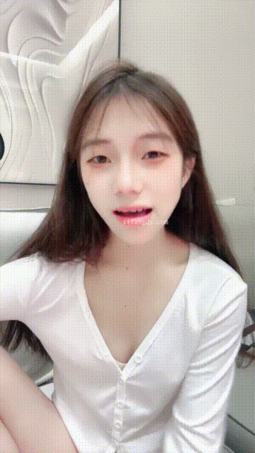 粉纯小学妹“巴拉”终于放开了~妖娆身材裸舞极品一线馒头B特写抠逼_start3054s_3s.gif.gif