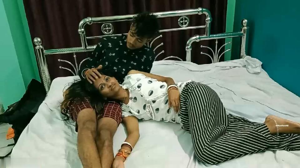 亚洲无码  操妻子的性感妈妈！！但她发现我们裸体.png