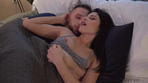 Horny boyfriend is irresistible_p20.gif