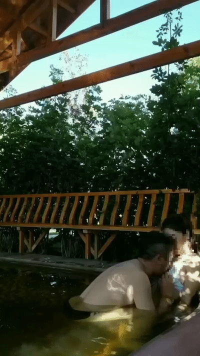 641844a6606bcfc50.gif