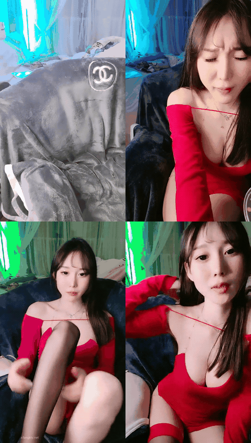 02年星萌萌_童颜巨乳女神_裸舞挑逗_跳蛋假鸡巴自慰喷水_超级骚_04_000007peek_preview.gif
